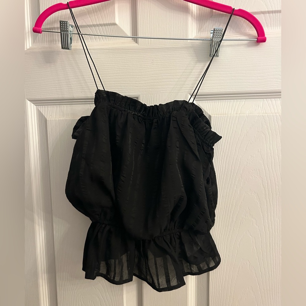 Lulus Black top